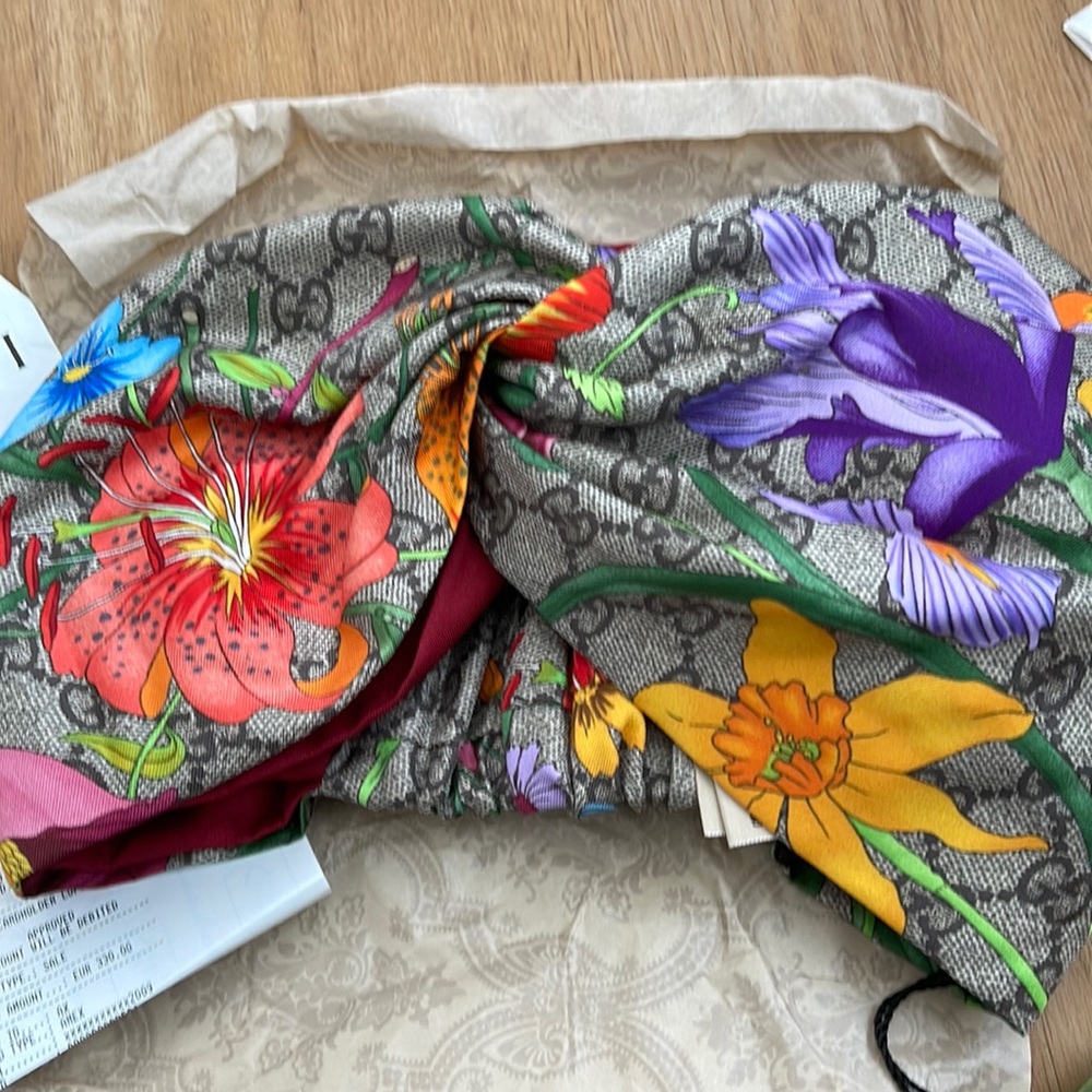 Gucci Silk Headbad new w/o tags cut tags